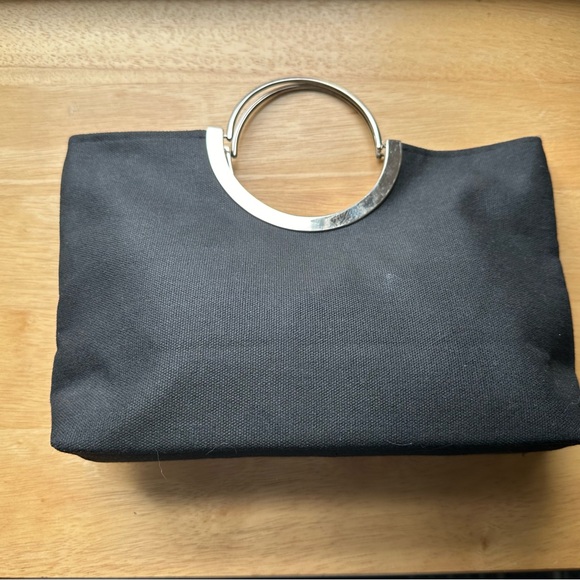 Vintage Red/Black Silk Handbag with Floral Embroidery & chrome handle - Picture 4 of 10